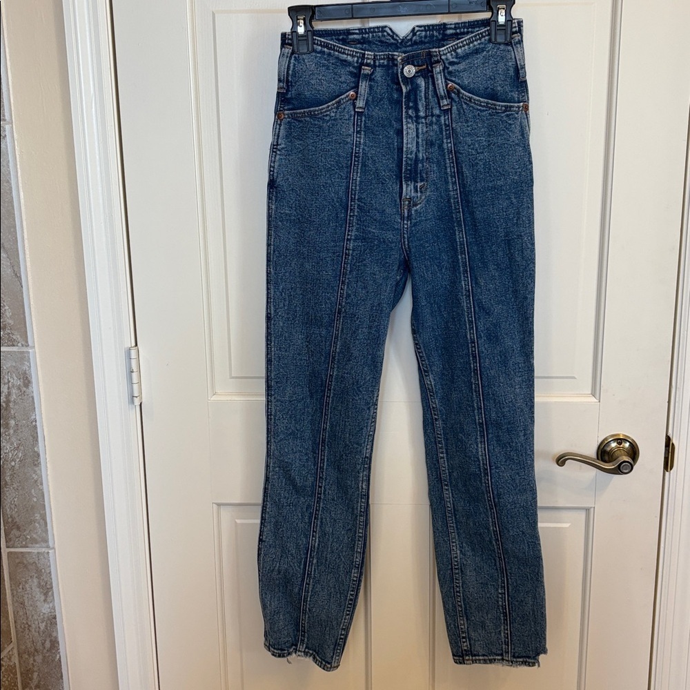 Abercrombie & Fitch Ultra High Rise Mom Jeans Distressed Hem size 0R